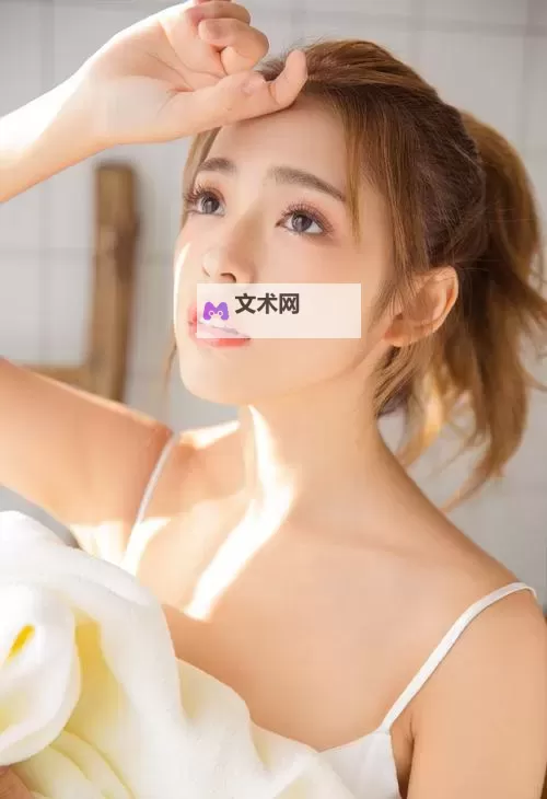 探索极致魅力:最大胆美女艺术带你领略无限风采图1