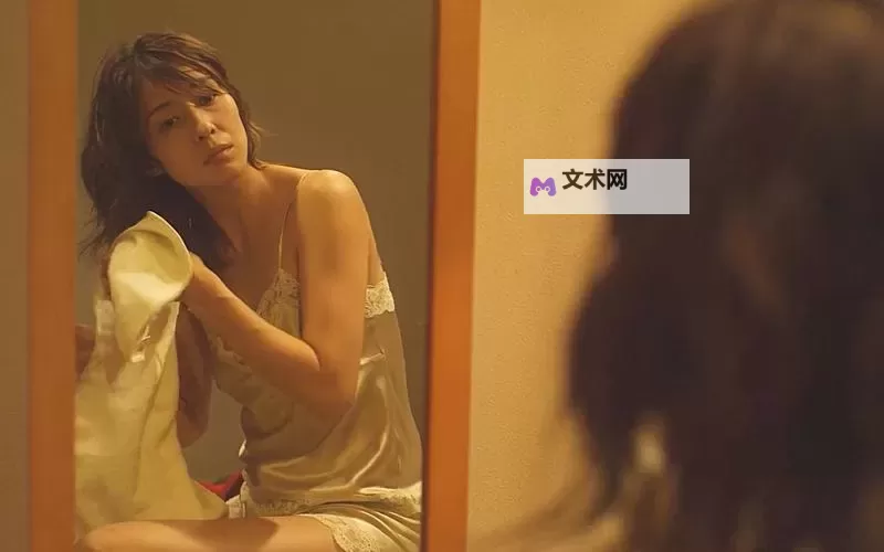 她在丈夫面前被耍了日本电影：一场情感的精彩较量图1