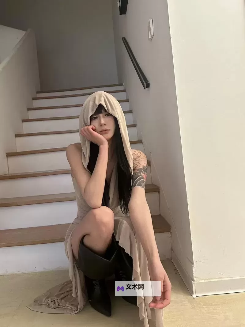 色小妹的诱惑：魅力无法抗拒的青春风采图1