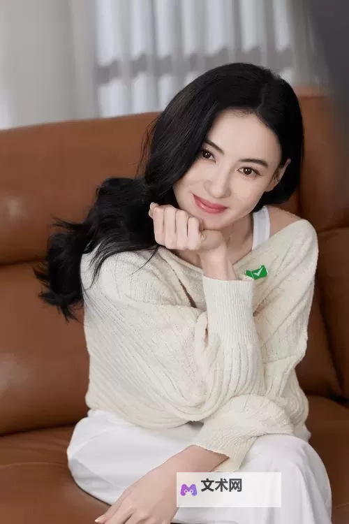 张柏芝门照艳吃鸡:最新写真引发热议图1