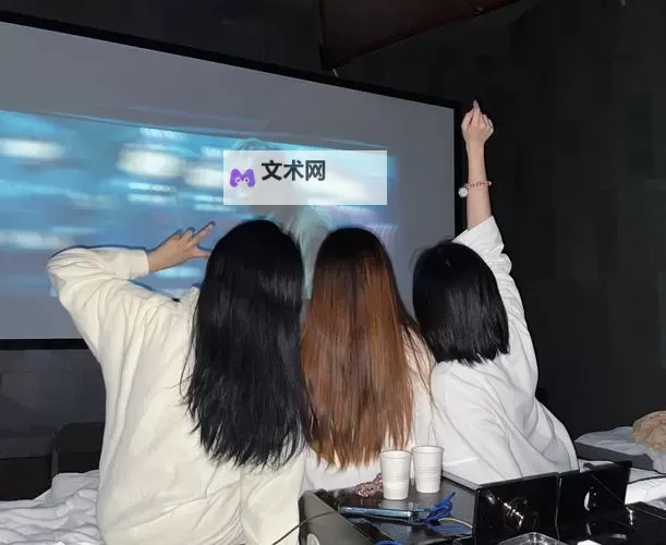 探索精彩世界:千色成人引领多彩人生图1