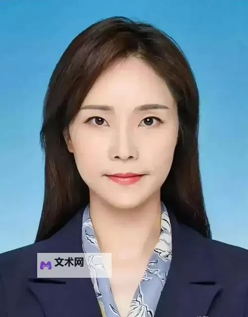 走近女局长：她的坚韧与智慧之路图1
