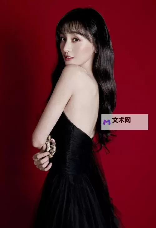 郑爽最新写真曝光 展现多面魅力图1